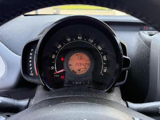 Toyota Aygo 1.0 VVT-i x-Play Limited AIRCO - CENTRAAL - LED picture 16