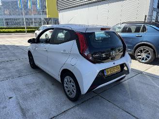 Toyota Aygo 1.0 VVT-i x-Play Limited AIRCO - CENTRAAL - LED picture 4