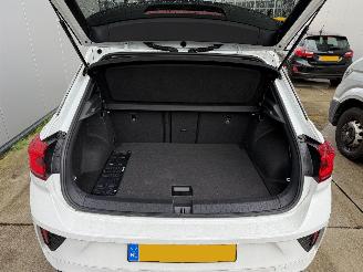 Volkswagen T-Roc 1.5 TSI R-LINE-DSG-PANO-KEYLESS-CAMERA-NAVI-CRUISE picture 10