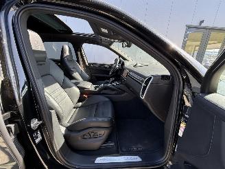 Porsche Cayenne 3.0 E-Hybrid Platinum Edition PANO - BOSE - KEYLESS picture 13