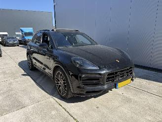krockskadad bil auto Porsche Cayenne 3.0 E-Hybrid Platinum Edition PANO - BOSE - KEYLESS 2023/3