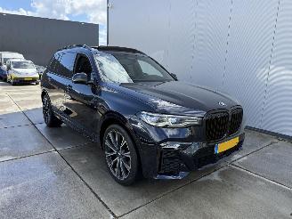BMW X7 xDrive 40i High EXE -PANO-HEAD UP- 360 CAMERA-4 WIEL BESTURING picture 2