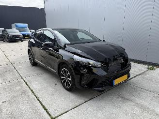 Schadeauto Renault Clio 1.6 E-Tech Full Hybrid 145 Techno CAMERA - NAVI - KEYLESS 2025/11