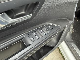 Peugeot 5008 1.6 e-THP GT-line AUT 7-PERSOON - NAVI - CAMERA - KEYLESS picture 16