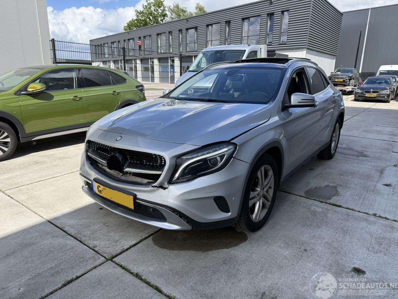 Mercedes GLA 200 d Prestige AUTOMAAT-PANO-NAVI-PDC