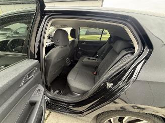 Volkswagen Golf 1.0 eTSI Life NAVI - CLIMA - CRUISE - LED picture 9