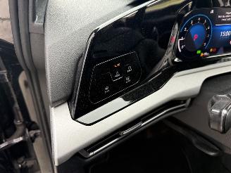Volkswagen Golf 1.0 eTSI Life NAVI - CLIMA - CRUISE - LED picture 15