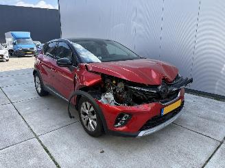 Renault Captur 1.0 TCe 100 Bi-Fuel Intens PANO - NAVI - LED - CAMERA picture 2