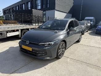 Vaurioauto  passenger cars Volkswagen Golf 1.5 eHYBRID 50 EDITION -HUD-CAMERA-NAVI 2024/10