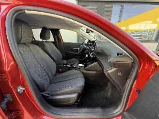 Peugeot 208 1.2 Hybrid 110 e-DCS6 Allure-CAMERA-NAVI-CLIMA picture 11