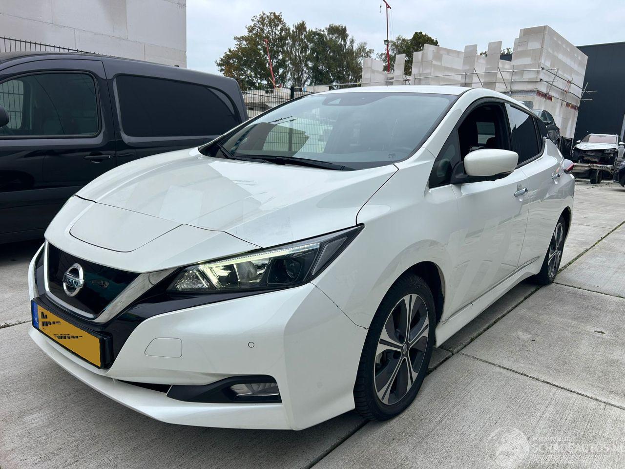 Nissan Leaf 40 kWh CONNECTA -KEYLESS-CAMERA-NAVI-PDC