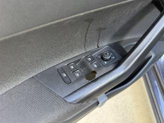 Volkswagen Taigo 1.0 TSI Life EDITION-NAVI-PDC-CAMERA-KEYLESS picture 18
