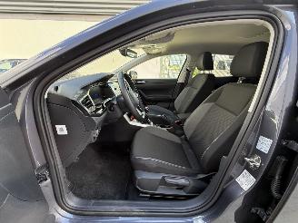 Volkswagen Taigo 1.0 TSI Life EDITION-NAVI-PDC-CAMERA-KEYLESS picture 9