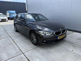 uszkodzony samochody osobowe BMW 3-serie 318i Centennial Executive NAVI - CLIMA - PDC 2017/2