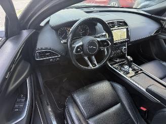 Jaguar XE 2.0 P250 R-Dynamic Black -AUTOMAAT-PDC-LEDER-CAMERA-NAVI picture 3