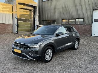 Auto incidentate Volkswagen T-Roc 1.5 TSI 150Pk DSG Life Virtual Cockpit 2022/4