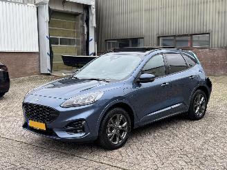 Unfallwagen Ford Kuga 2.5 PHEV St-Line X Pano 2022/12