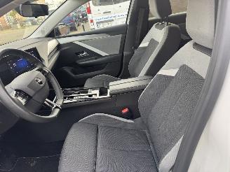 Opel Astra 1.2 131Pk Automaat Bussines Edition picture 11