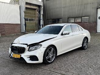 Auto incidentate Mercedes E-klasse 220D 194Pk AMG Pakket Ambition Sfeerverlichting 2016/8