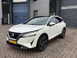 skadebil auto Nissan Qashqai 1.3 MHEV Automaat Xtronic Bussines Executive Bose Glasdak Head-Up 360Camera 2022/4