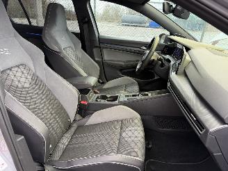 Volkswagen Golf 1.5 eTSI DSG R-Line Pano Harman Kardon picture 11