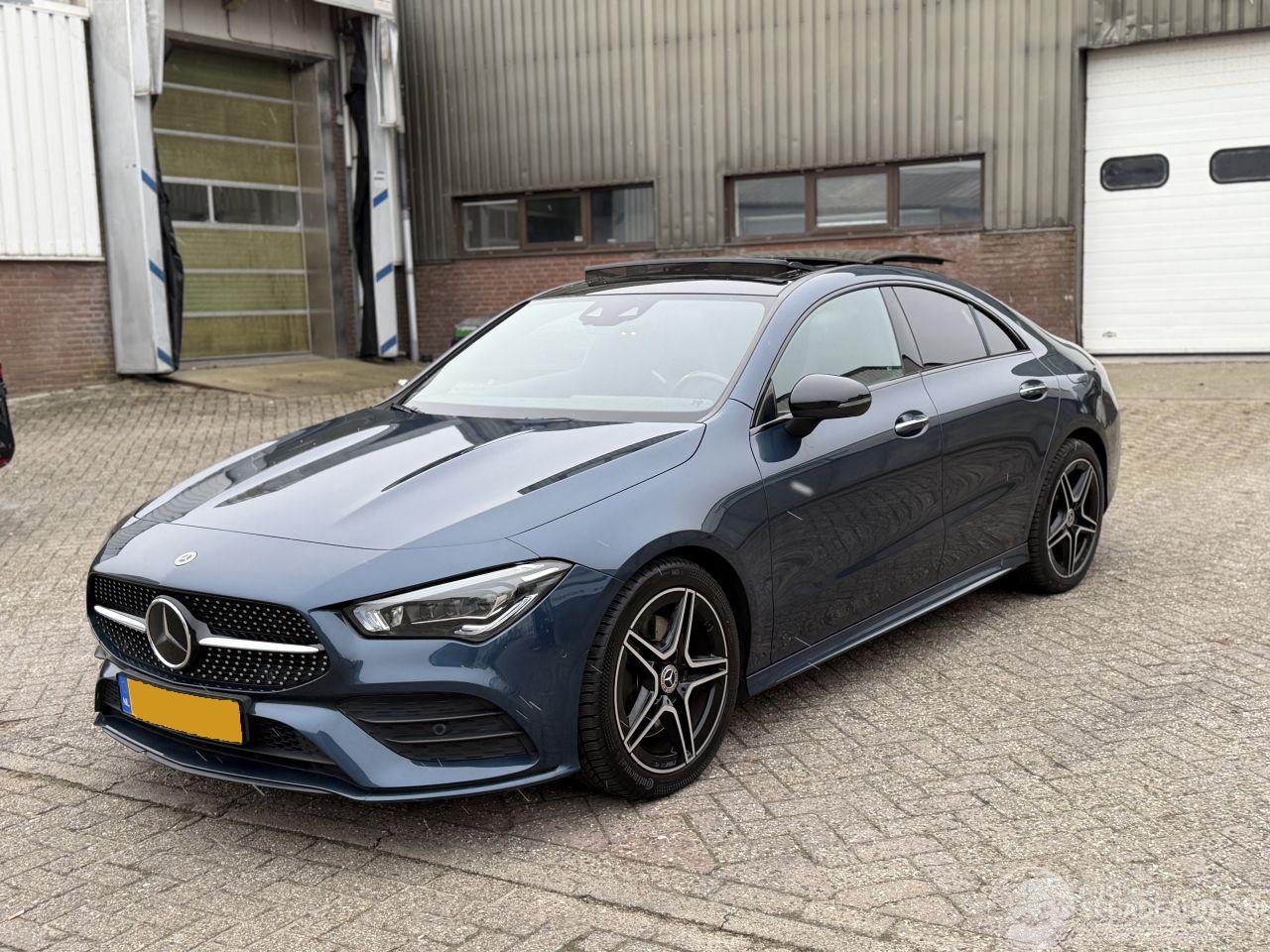Mercedes Cla-klasse 200 AMG Pakket Pano Sfeerverlichting Nederlandse Auto