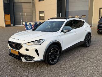 Unfallwagen Cupra Formentor 1.4 TSI E-Hybrid 225Pk Pano Sfeerverlichting Essential 2022/12
