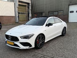 Vaurioauto  passenger cars Mercedes Cla-klasse CLA 35 AMG 4Matic 306Pk Pano Sfeerverlichting 2020/3