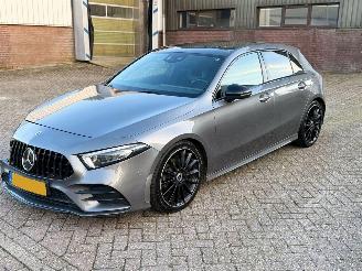 uszkodzony samochody osobowe Mercedes A-klasse 200D AMG Pakket Pano Burnmester Memory 2019/8