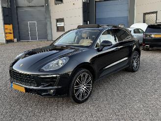 Unfallwagen Porsche Macan 3.0D S 258Pk Pano Bose 2016/5