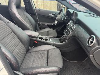 Mercedes A-klasse 180 AMG Pakket Pano Nap Nederlandse Auto Harman Kardon picture 11