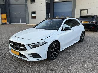 krockskadad bil auto Mercedes A-klasse 220 4Matic Premium Plus Pano Sfeerverlichting 2019/5