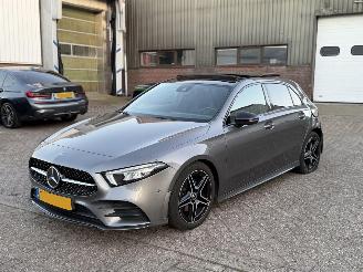 Damaged car Mercedes A-klasse 200 AMG Pakket Pano Sfeerverlichting 2019/3