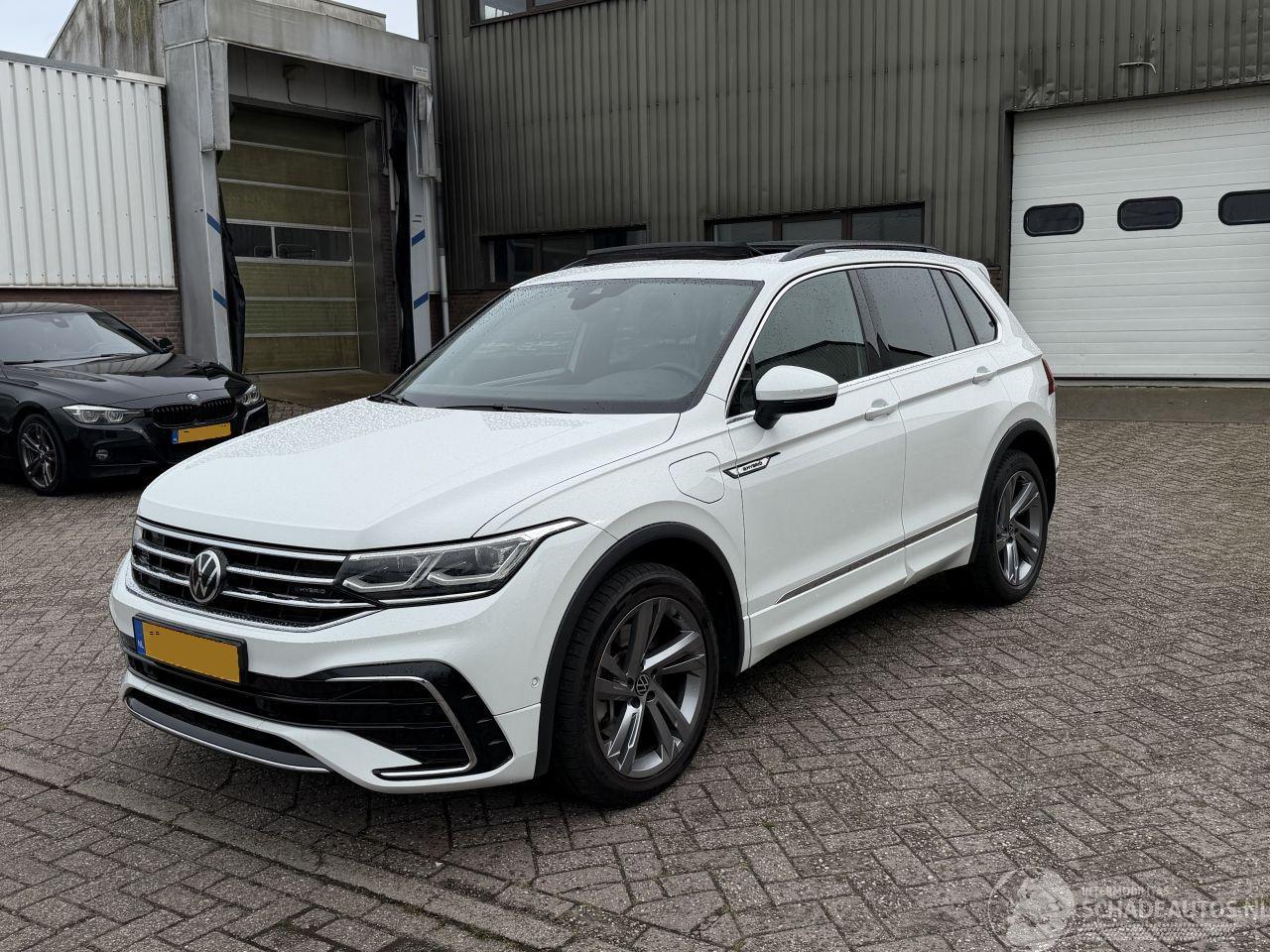Volkswagen Tiguan 1.4 TSI EHybrid R-Line Pano