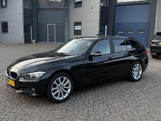 krockskadad bil auto BMW 3-serie 320D High Executive Automaat Geen Schade 2014/1