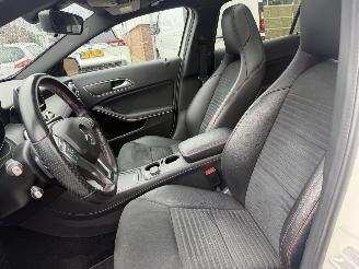 Mercedes GLA 200 AMG Pakket NAP Nederlandse Auto! Pano picture 9
