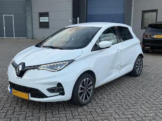 skadebil auto Renault Zoé R135 Intens 52 KWh Bose NAP Nederlandse Auto! 2020/4