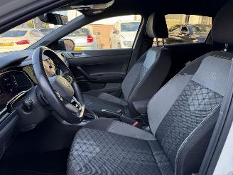 Volkswagen Taigo 1.0 TSI DSG 110Pk R-line NAP Nederlandse Auto picture 8
