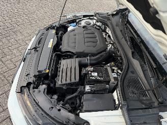 Volkswagen Golf 2.0 TSI R 320Pk Pano Harman Kardon Head-Up picture 18