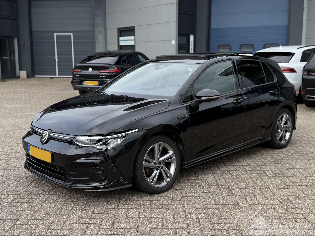 Volkswagen Golf 1.5 eTSI R-Line Pano Automaat