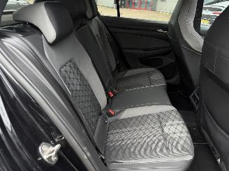 Volkswagen Golf 1.5 eTSI R-Line Pano Automaat picture 16
