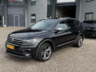Vaurioauto  passenger cars Volkswagen Tiguan 2.0 TDI 4Motion 239Pk Allspace Automaat R-Line 2019/7