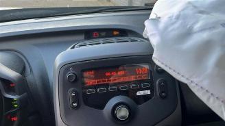 Peugeot 108 108, Hatchback, 2014 1.0 12V VVT-i picture 11