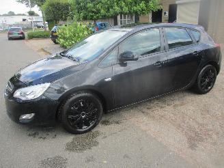 krockskadad bil auto Opel Astra 1.4 BUSINESS EDITION AIRCO NAVI 2012/2