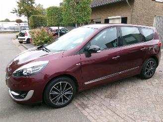 Damaged car Renault Grand-scenic 2.0 I AUTOMAAT BOSE 7 PERSOONS CLIMA NAVI 2012/10