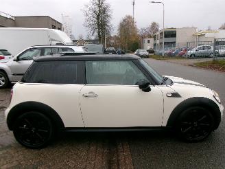 Mini Cooper PEPPER 1.6 I CLIMA PANO picture 5