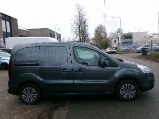 Peugeot Partner 1.6 HDI 75 PREMIUM PACK AIRCO NAVI picture 2