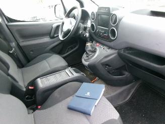 Peugeot Partner 1.6 HDI 75 PREMIUM PACK AIRCO NAVI picture 11