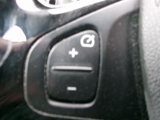 Renault Captur TCE LIMITED CLIMA NAVI picture 19