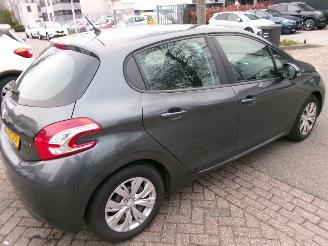 Peugeot 208 1.2 I ALLURE 5 DEURS AIRCO picture 6